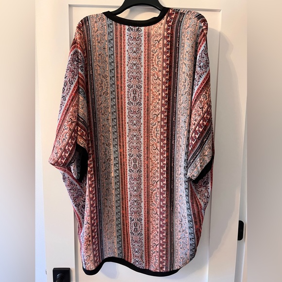Colorful Kimono Wrap - Picture 3 of 3
